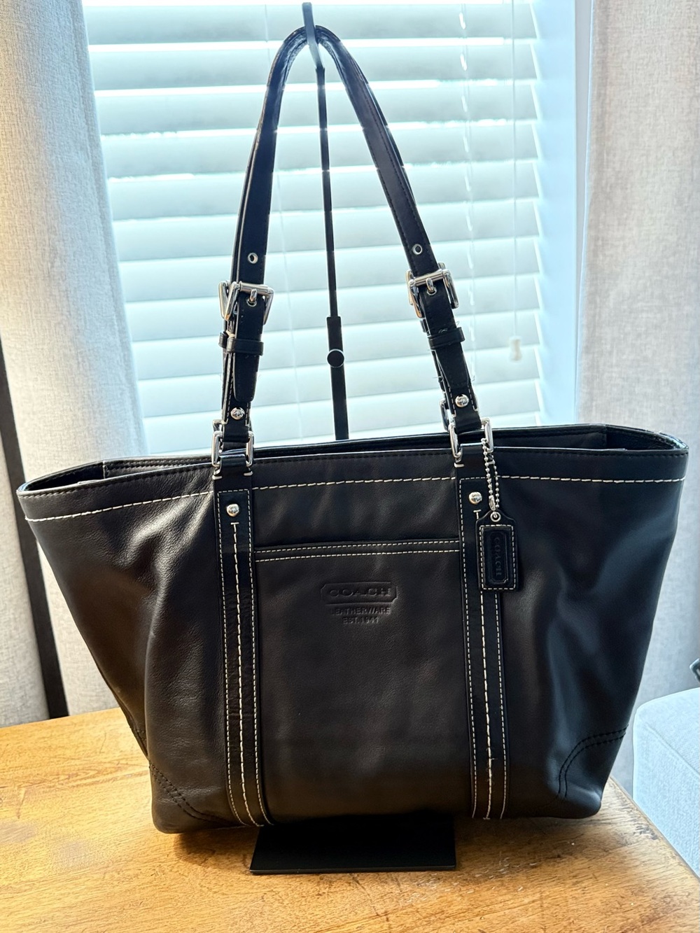 Coach Black Full Grain Leather Hamptons Tote Bag F13098 with Contrast Stitching